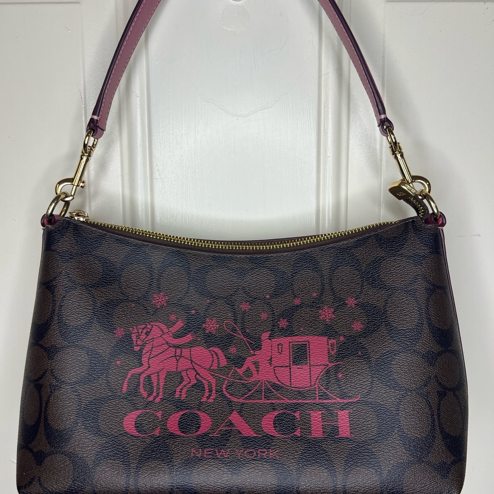 Coach Clara Christmas/ Winter signature